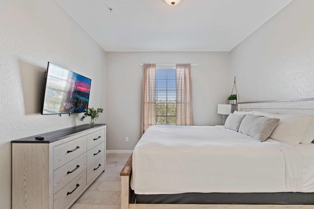 Vista Cay Swanky