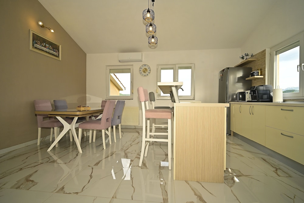 Villa Bravic 4*, Nature Home With Pool Near Split