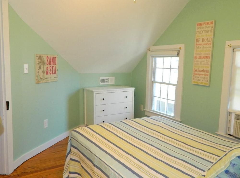 Laurel Street 204