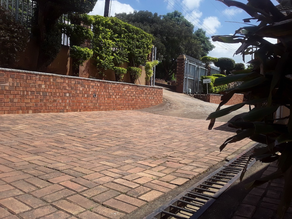 Vuya Nathi Bed & Breakfast