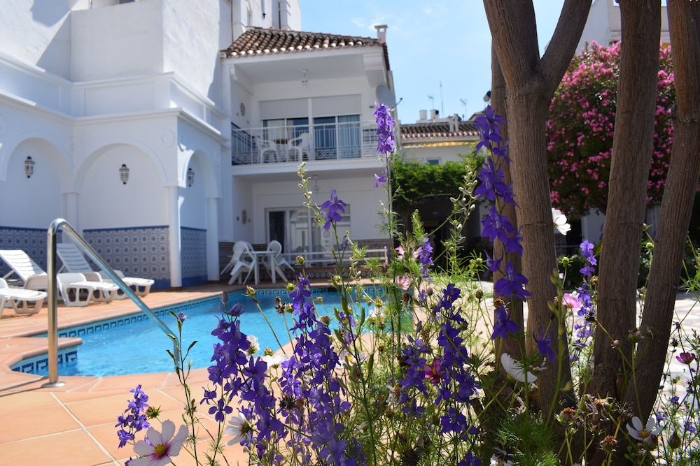 Hotel Apartamentos El Jardin - Image 1