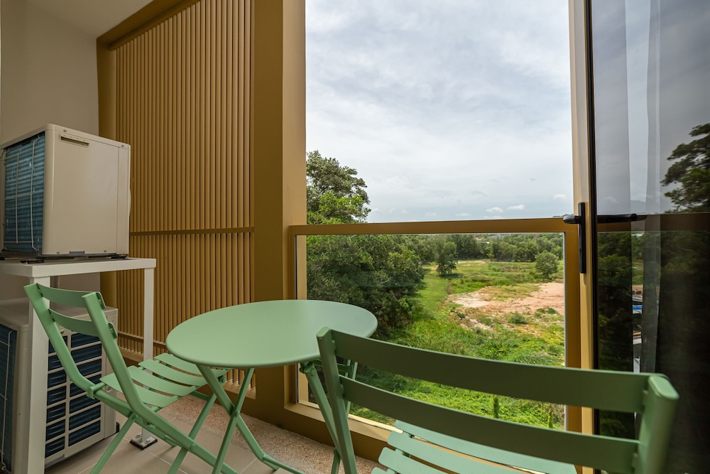 Seaside 1BR 200 m to BangTao beach