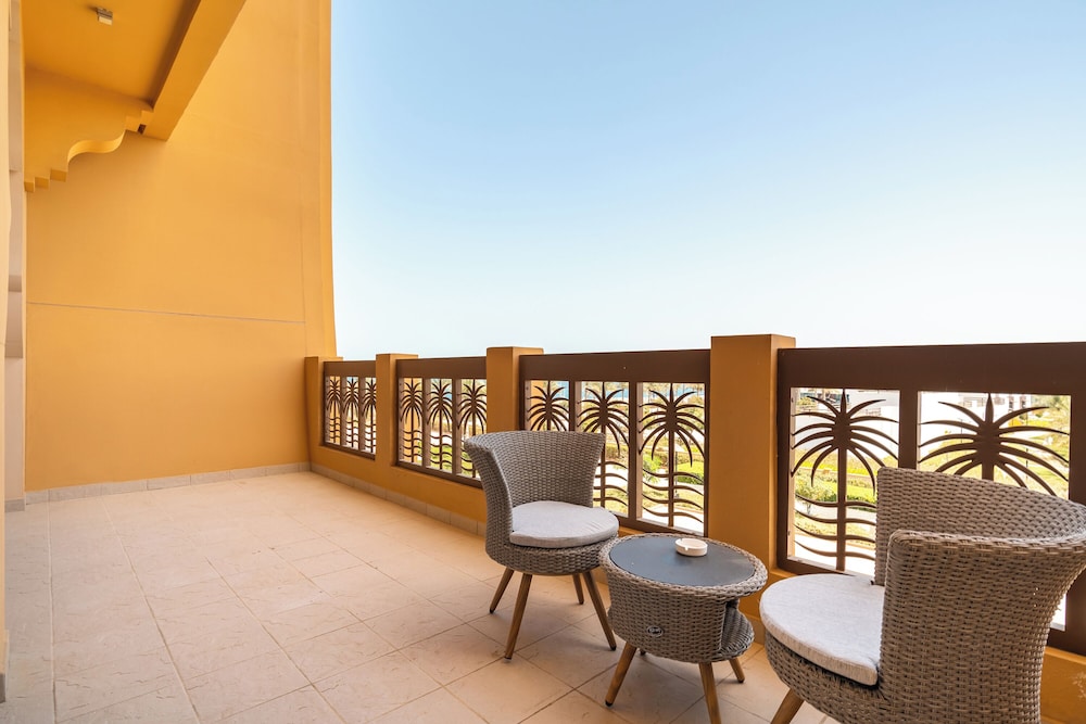 SIMPLY COMFORT Amazing BeachFront Apartments near Atlantis Waterpark
