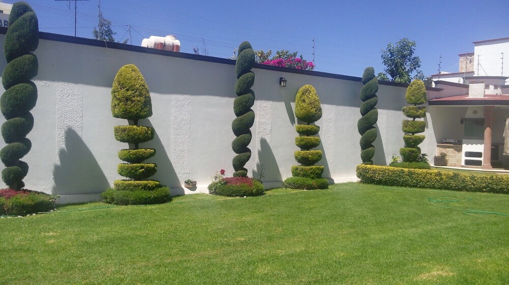 La Aurora Hotel like Home