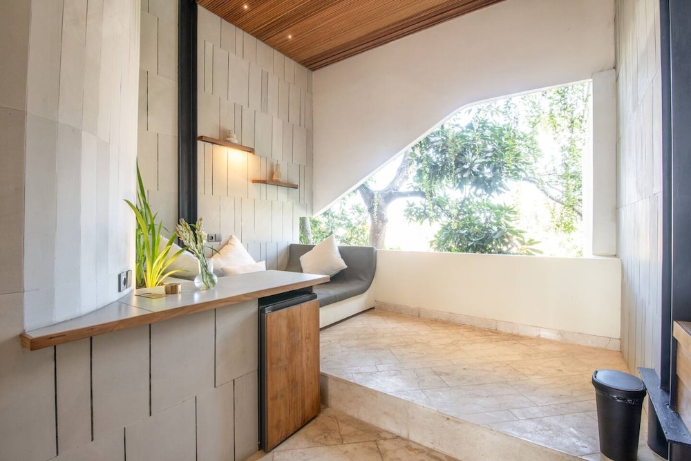 BAZ Villa 13 Studio 3 Opulent 1-br Loft With Art Deco Shared Pool
