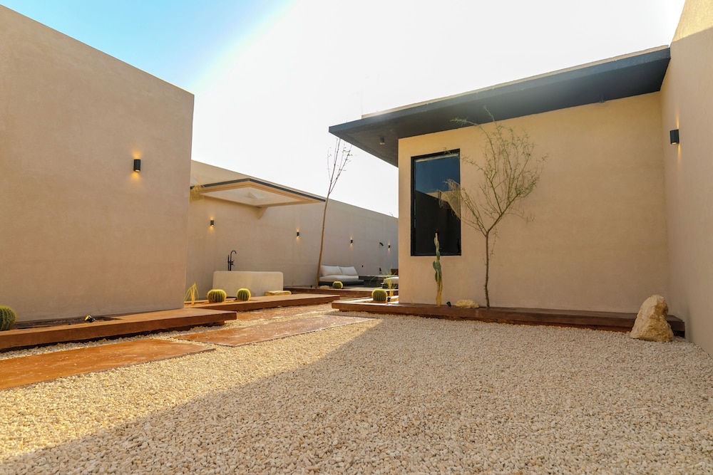 Portal Chalets With Private Pool-Al Arid