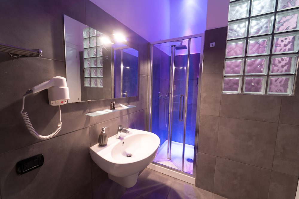 H. G. Boutique Toledo Napoli Centro by ClaPa Group Dislocated Hospitality