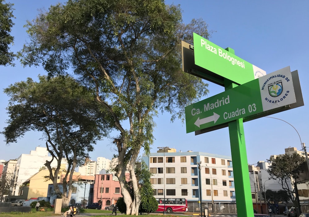ALU Apartments - Miraflores Boardwalk