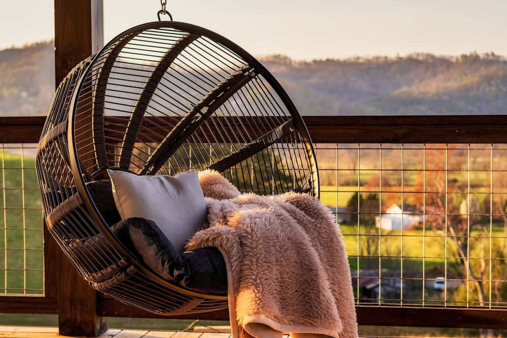 The Luxe 4 Bedroom Cabin