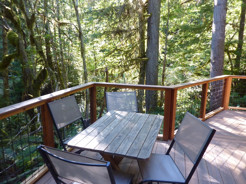 Copper Creek Inn at Mt Rainier