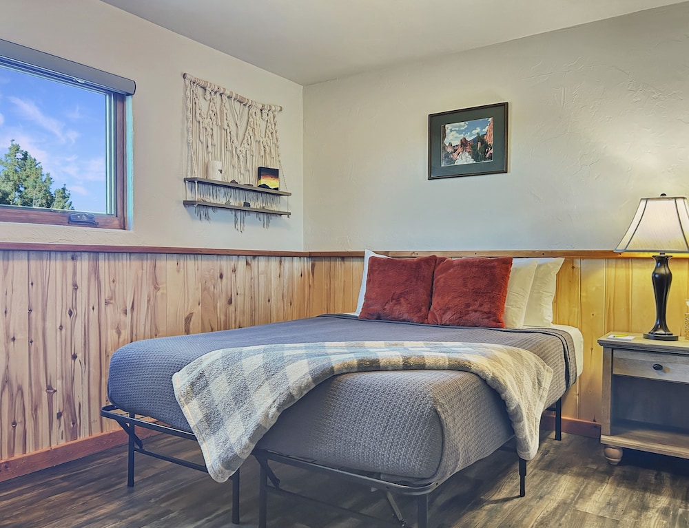 Whispering Deer Retreat 3 Bedroom Home