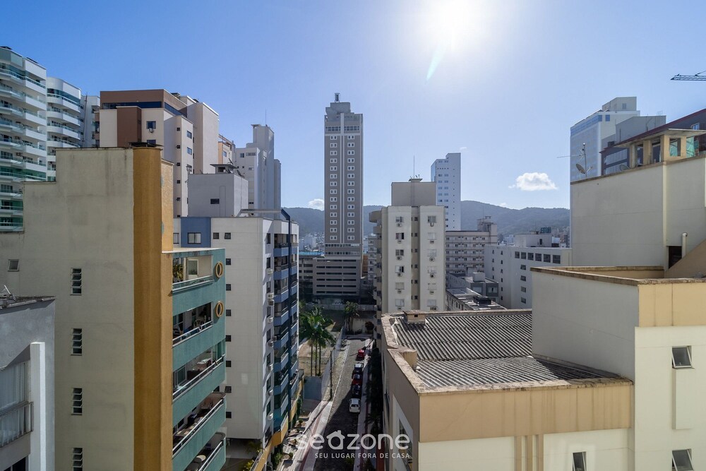 3 Bedroom Aprt w/ Suite 200m fr/ the Beach Ime1001