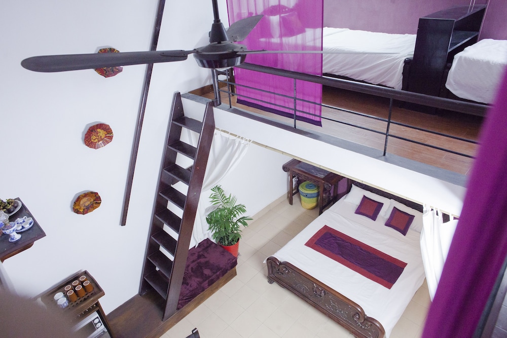NQ Vintage House