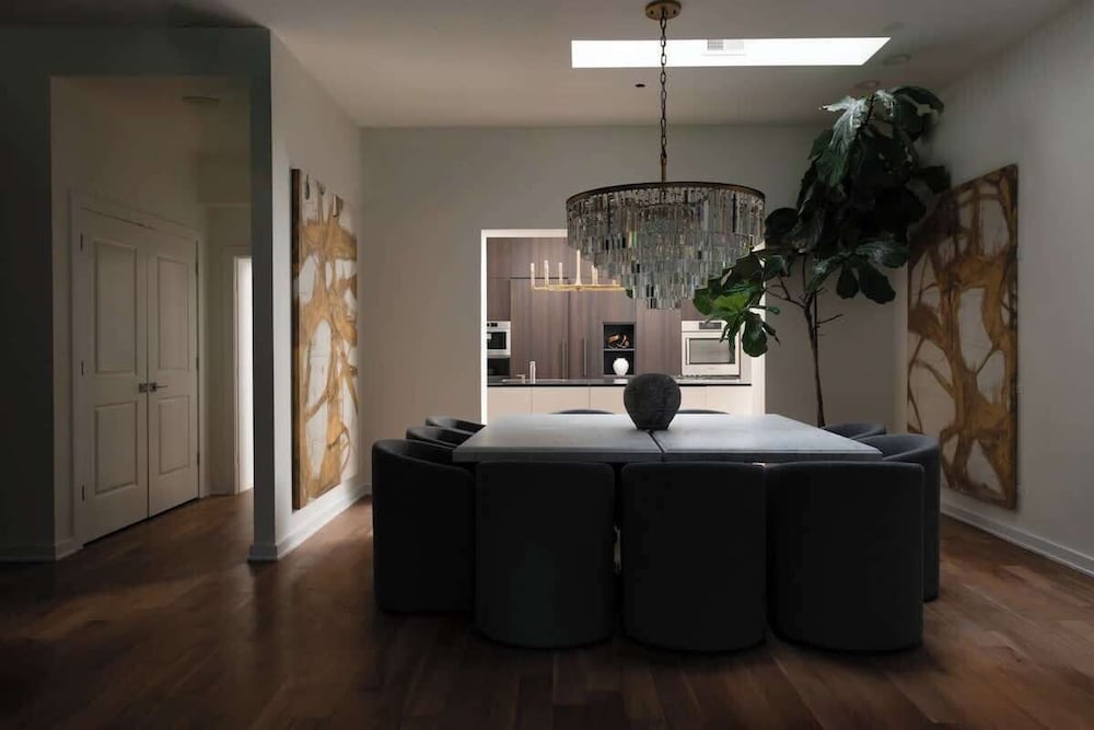 Luxury 4BD Gold Coast Penthouse With Deck Views