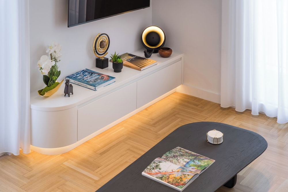 Michalakopoulou Cover & Bright Apartment