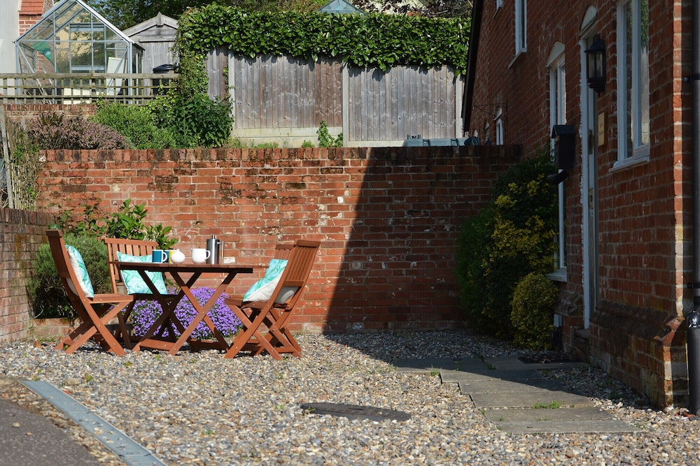 1 The Old Coach House