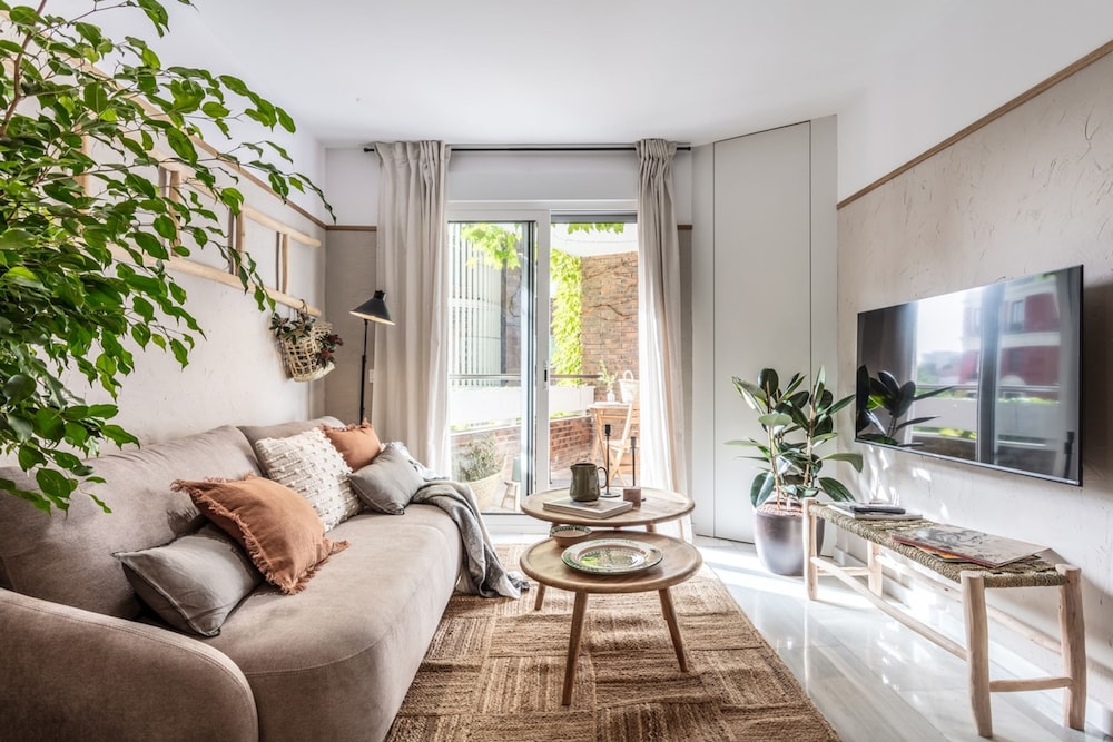 Sabina - 1 Bedroom and Terrace in Almagro