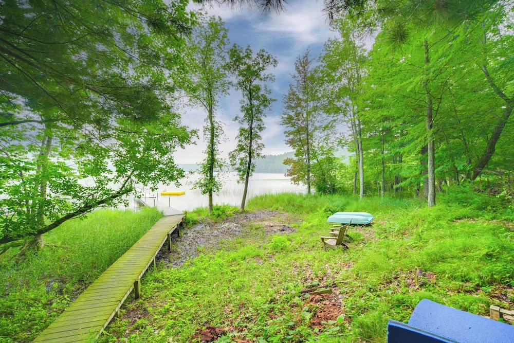 Swim Dock & Game Room: Lakefront Home in Siren!