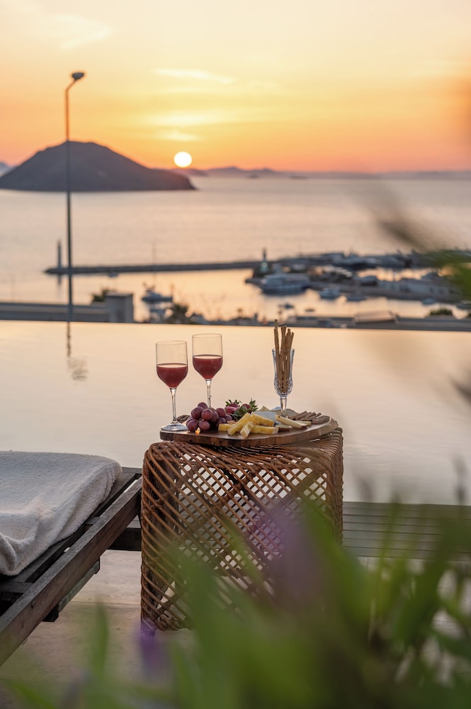 Marinhill High Luxury Property