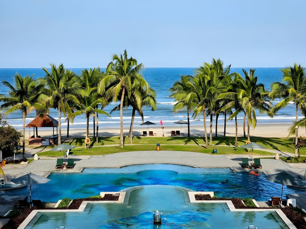 Olalani Resort and Condotel