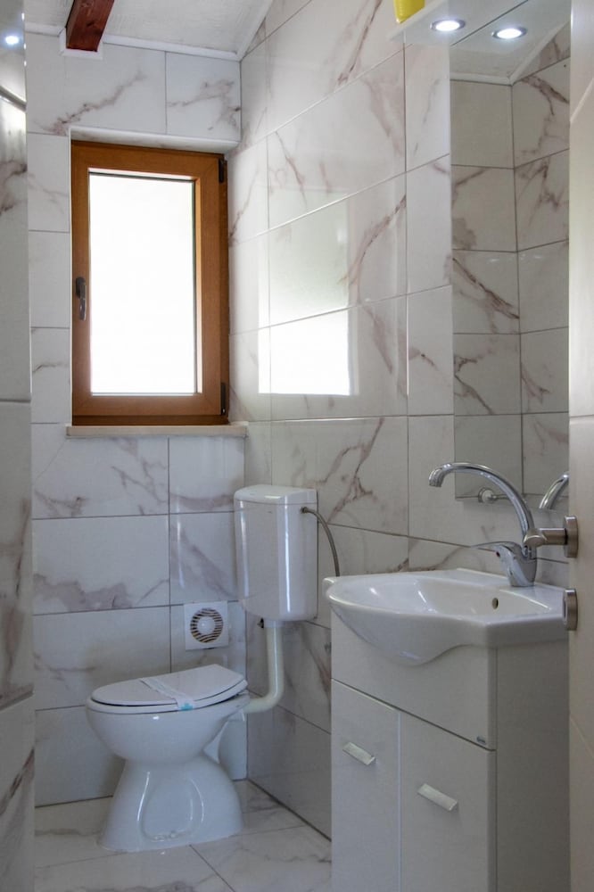 Three Holiday Homes - H1 Azur