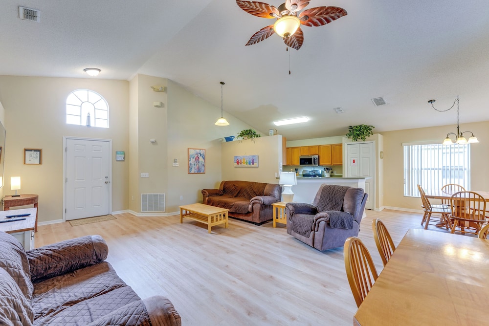 Family Home w/ Pool: Visit Disney & Orlando Parks!
