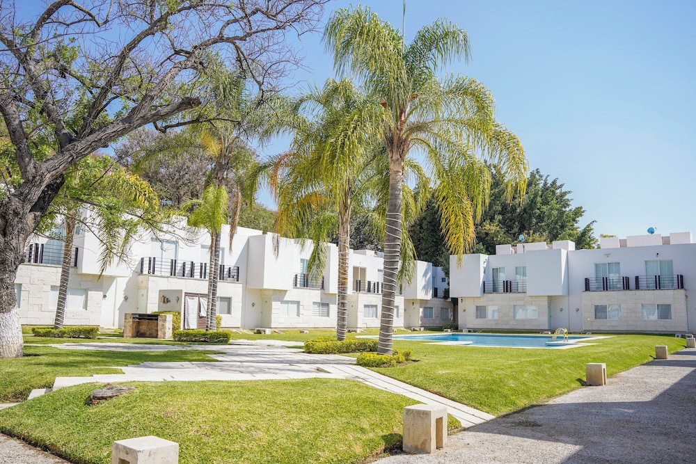 Modern House in Yautepec l Pool & Garden, photo 34