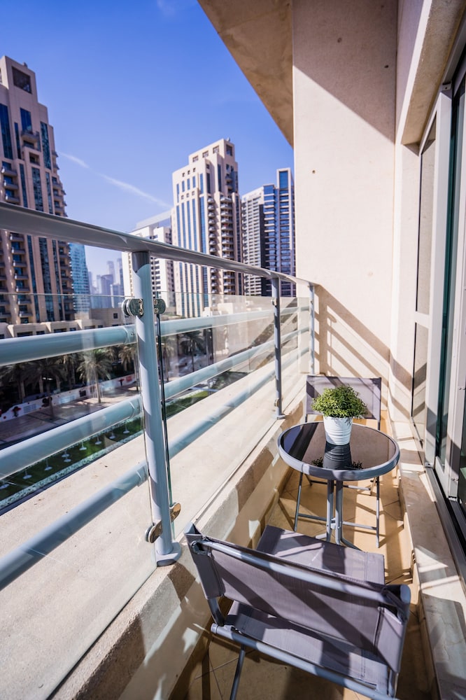 Nasma Luxury Stays- BLVD Central Podium