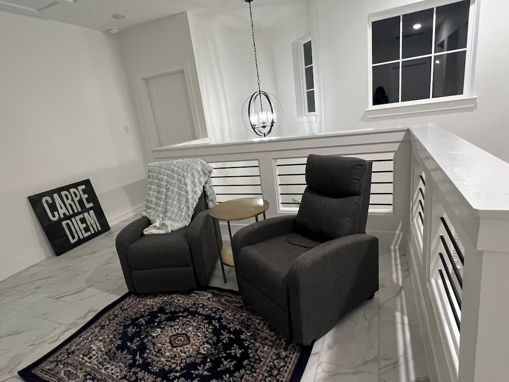 Relax in Style at Our Missouri City Getaway