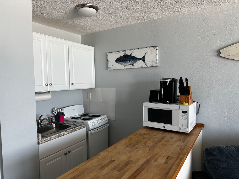 Beach Front Ocean View Condo - Top of the Gulf 615