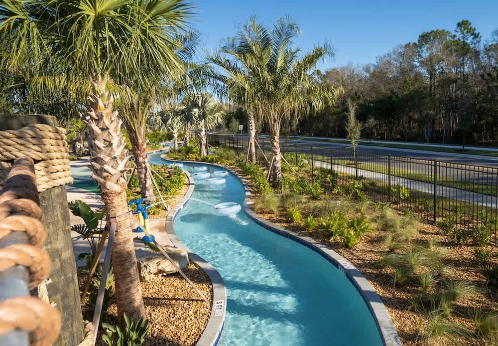 Beautiful Decor 2BR Apartment Near Disney