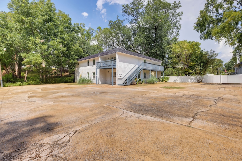 Talladega Rental < 15 Mi to Superspeedway & River! view 3
