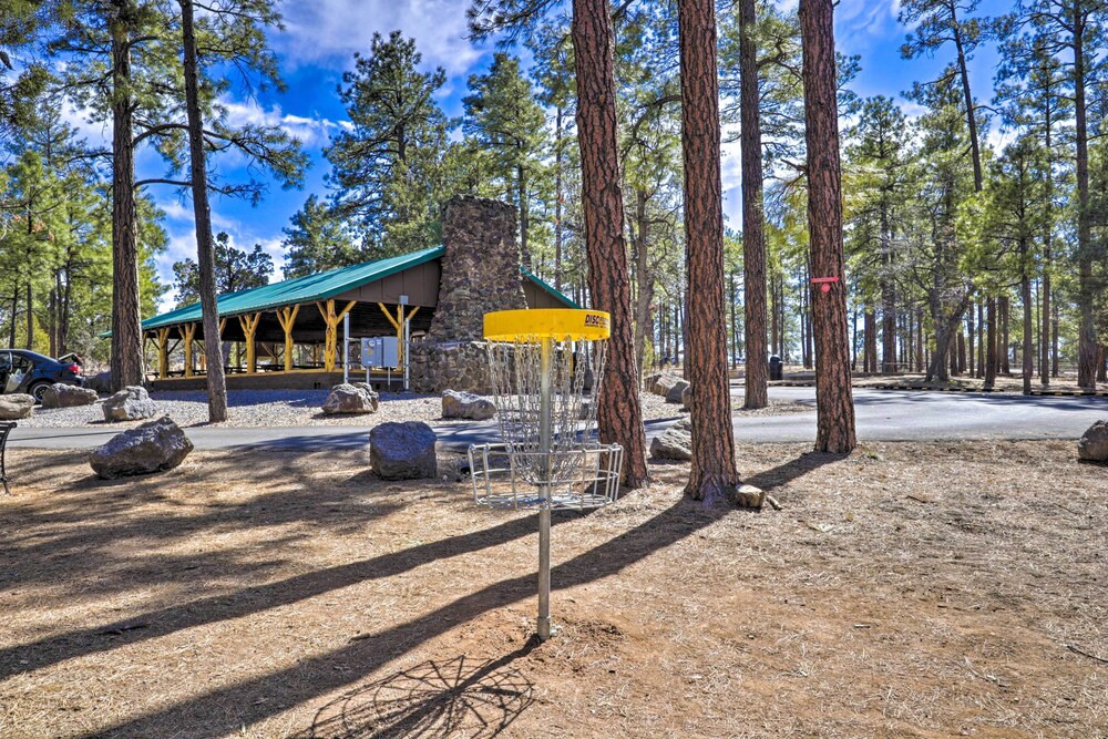 Show Low 'white Mountain Cottage' w/ Deck!