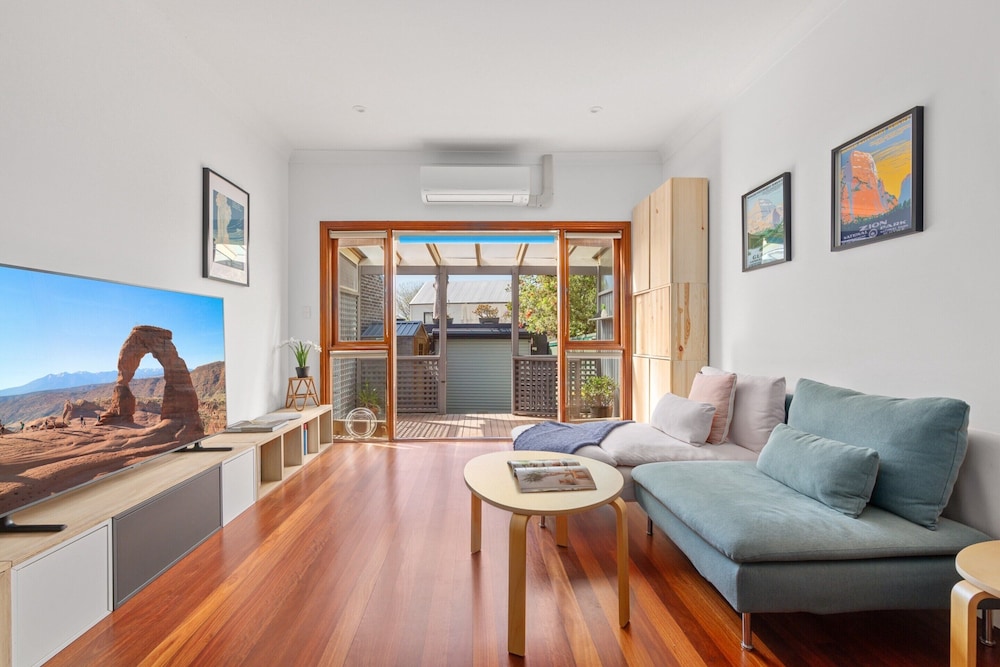 Stylish 2-bed Cottage in Trendy Erskineville