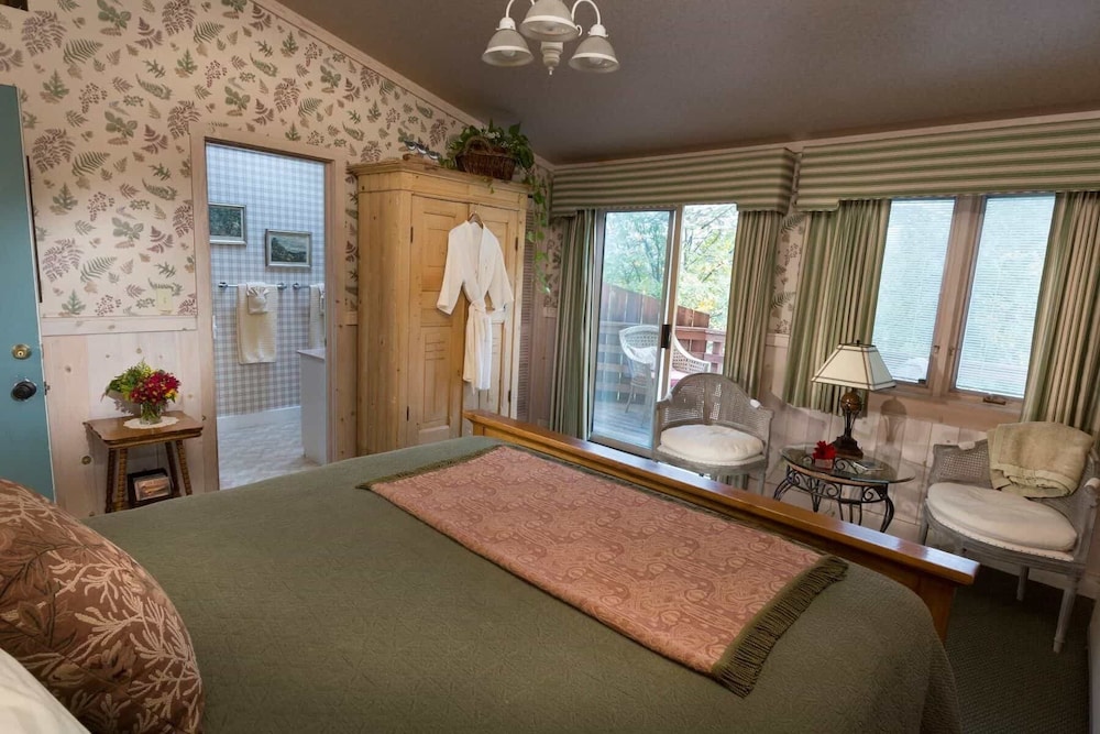 Ashland Vacations - Country Willows Inn and Estate - Property Image 42