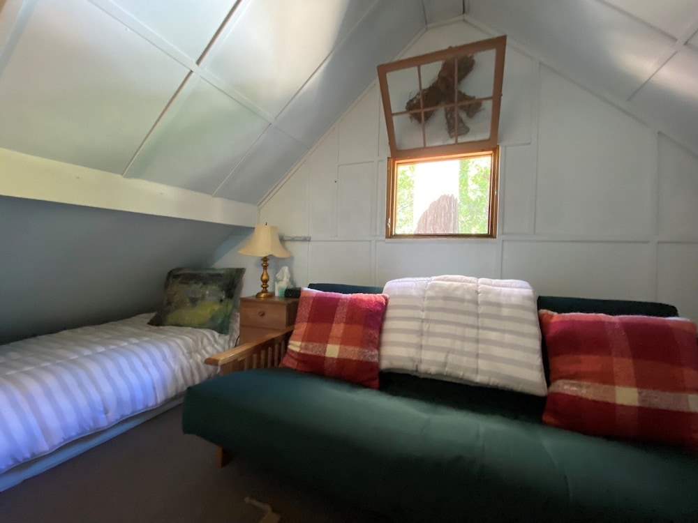 The Nest 4 Bedroom Cabin by Redawning view 5