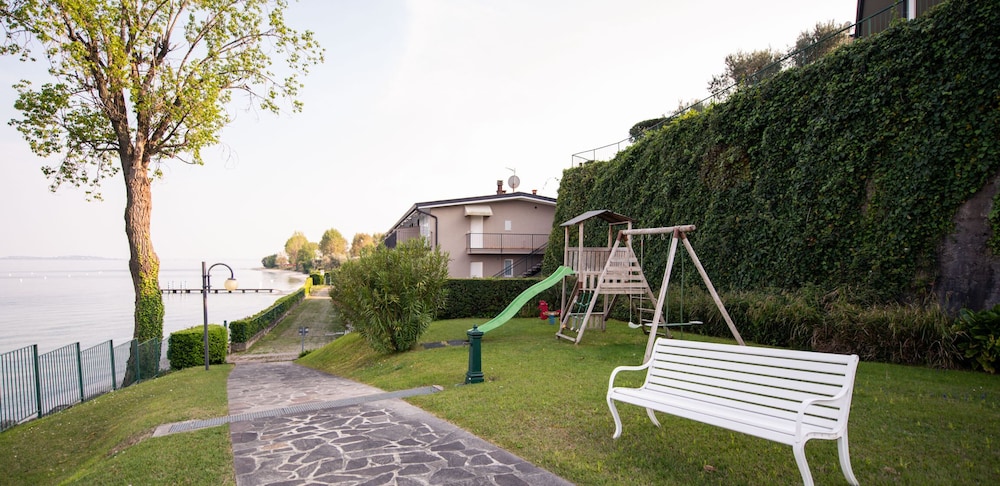 Specchio sul Lago