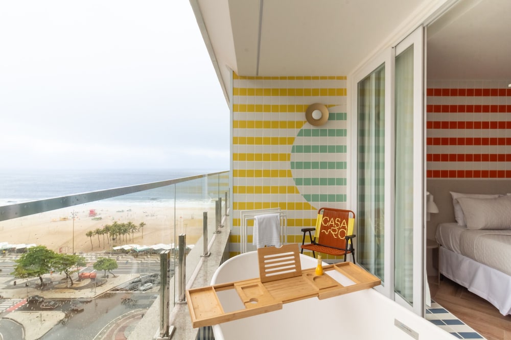 Sea View and Balcony With Bathtub Q20