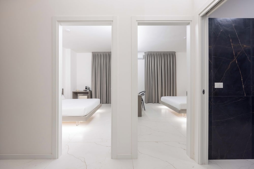 Excelsior Station Suite