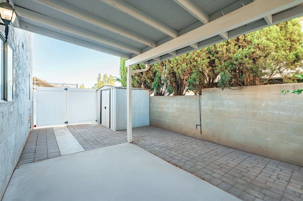 Modern Glendora Retreat Family Getaway Near Cal Poly & Mt. SAC