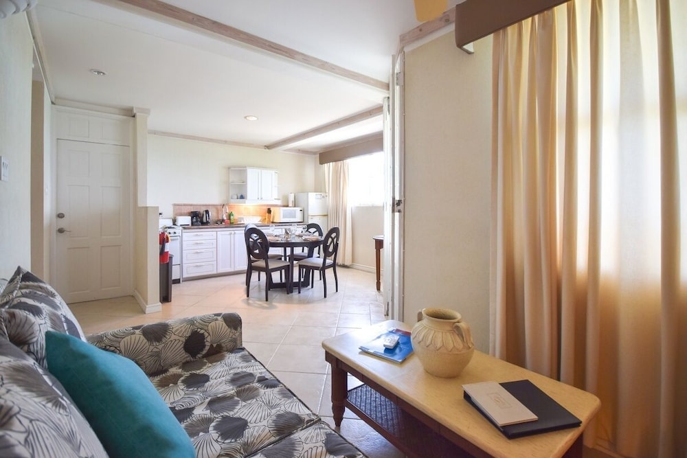 Beachfront Cosy And Romantic Condo - Nautilus 1 Bedroom Apts by Bluescape