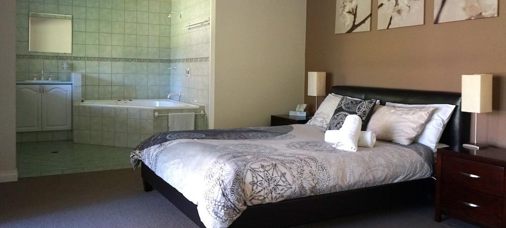 Harmony Forest Accommodation and Vineyard
