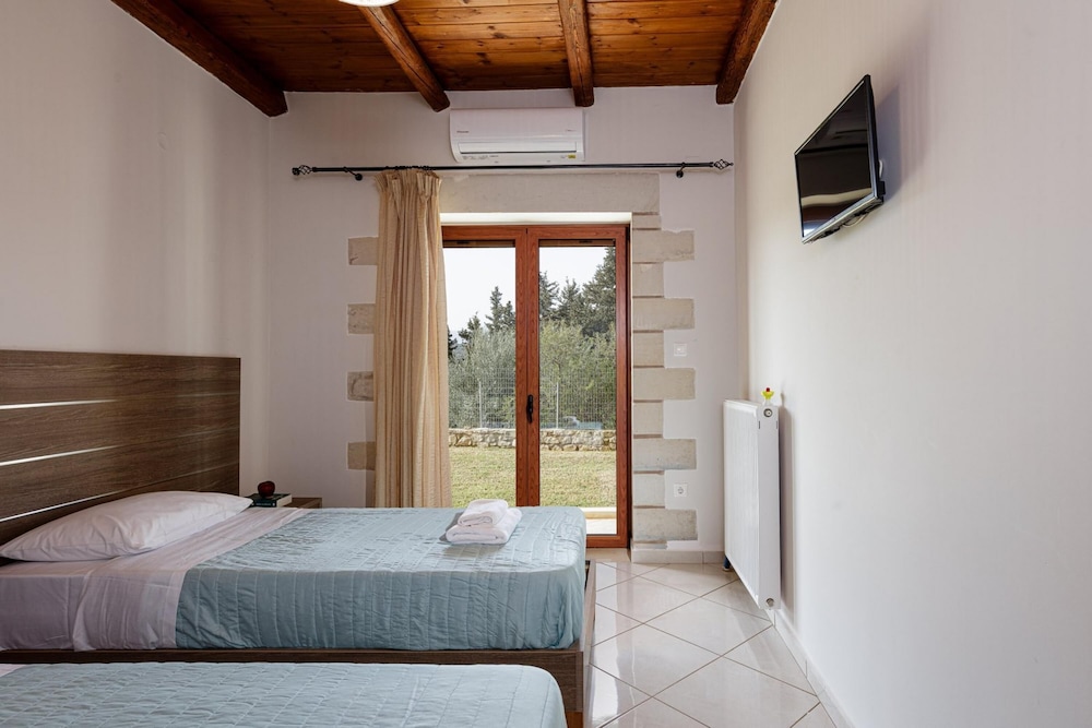 Pamima Villa Chania view 4