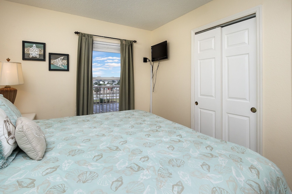 Islander 4005 by Brooks and Shorey Resorts