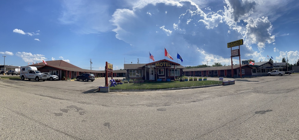 Pembina River Inn
