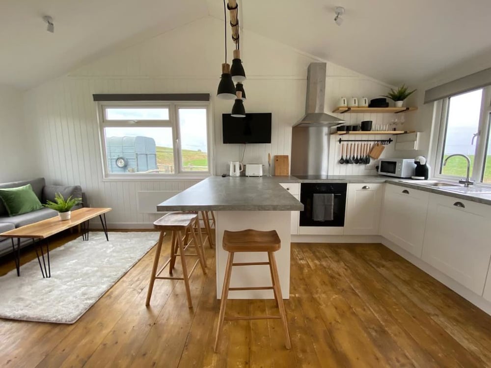 Cosy Beach Cottage Metres From The Beach Jurys Gap Camber Sands view 5