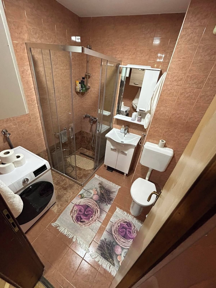 Chengic Villa Comfort - Modern 2-Bedroom