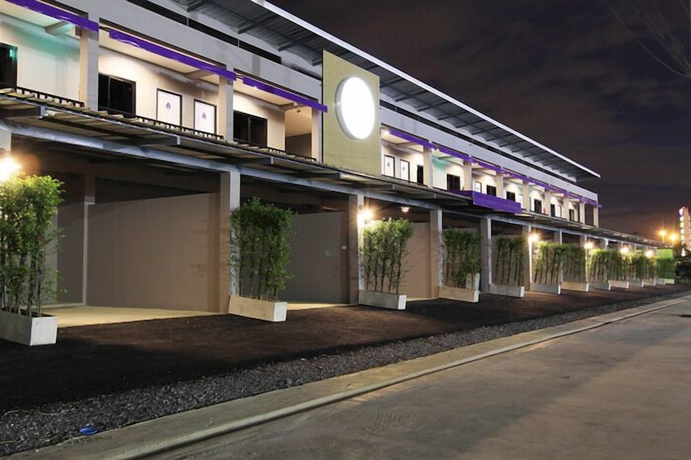 Eazy Motel Bangna