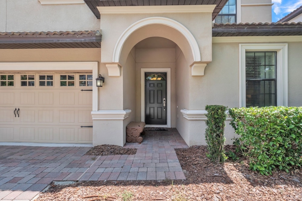 9 Bedroom Harry Potter and Star Wars Villa 9 Home by RedAwning view 4