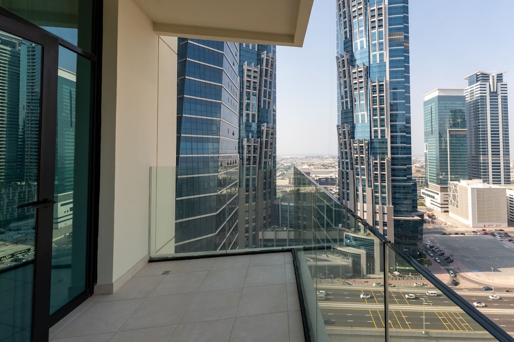 Vibrant 2BR Miami Vibes at Business Bay